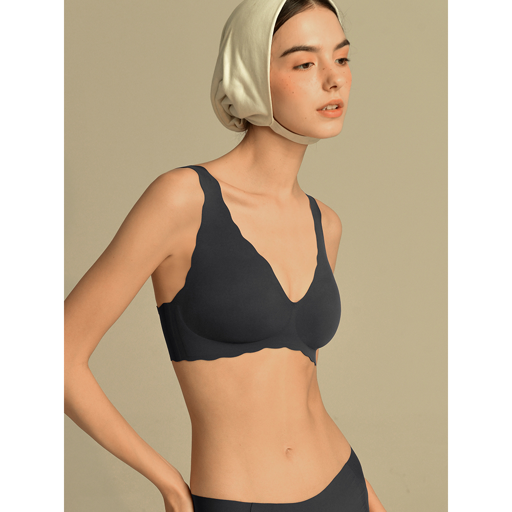 Belle Full-coverage Plunge Bralette in Periwinkle